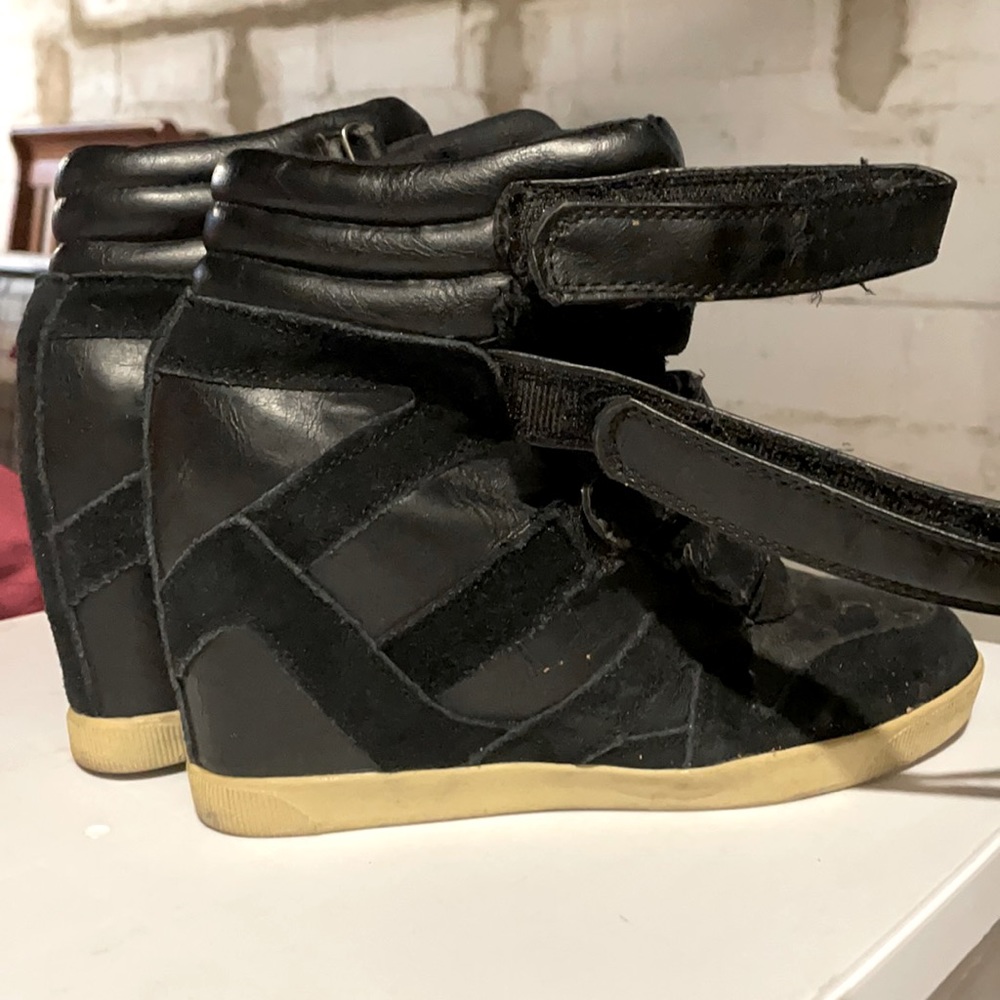 Wedge sneakers